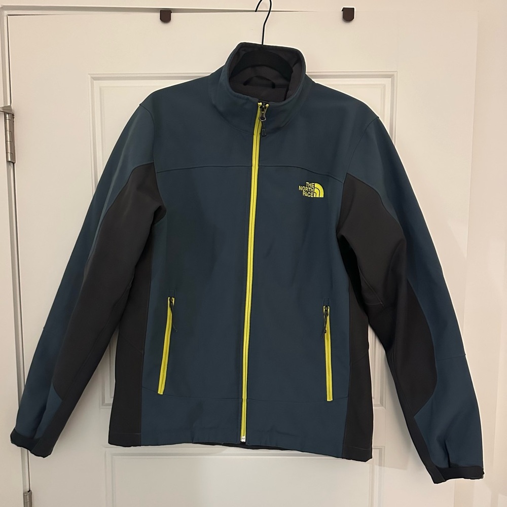 Northface Men’s Apex Bionic Softshell Jacket
